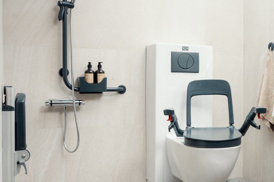 Bano bathroom with no decoration